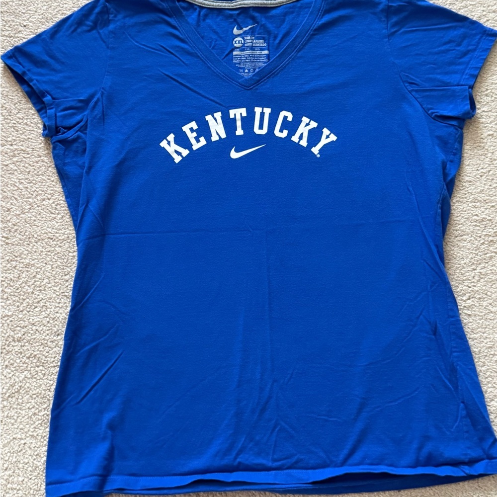 Nike Women's University of Kentucky Size XXL - Measurements in pictures